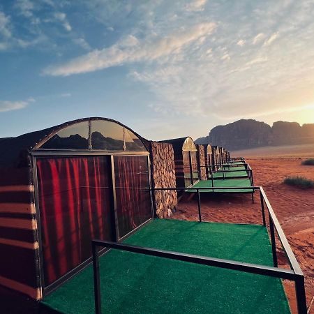 Wadi Rum Shooting Stars Camp Exteriör bild