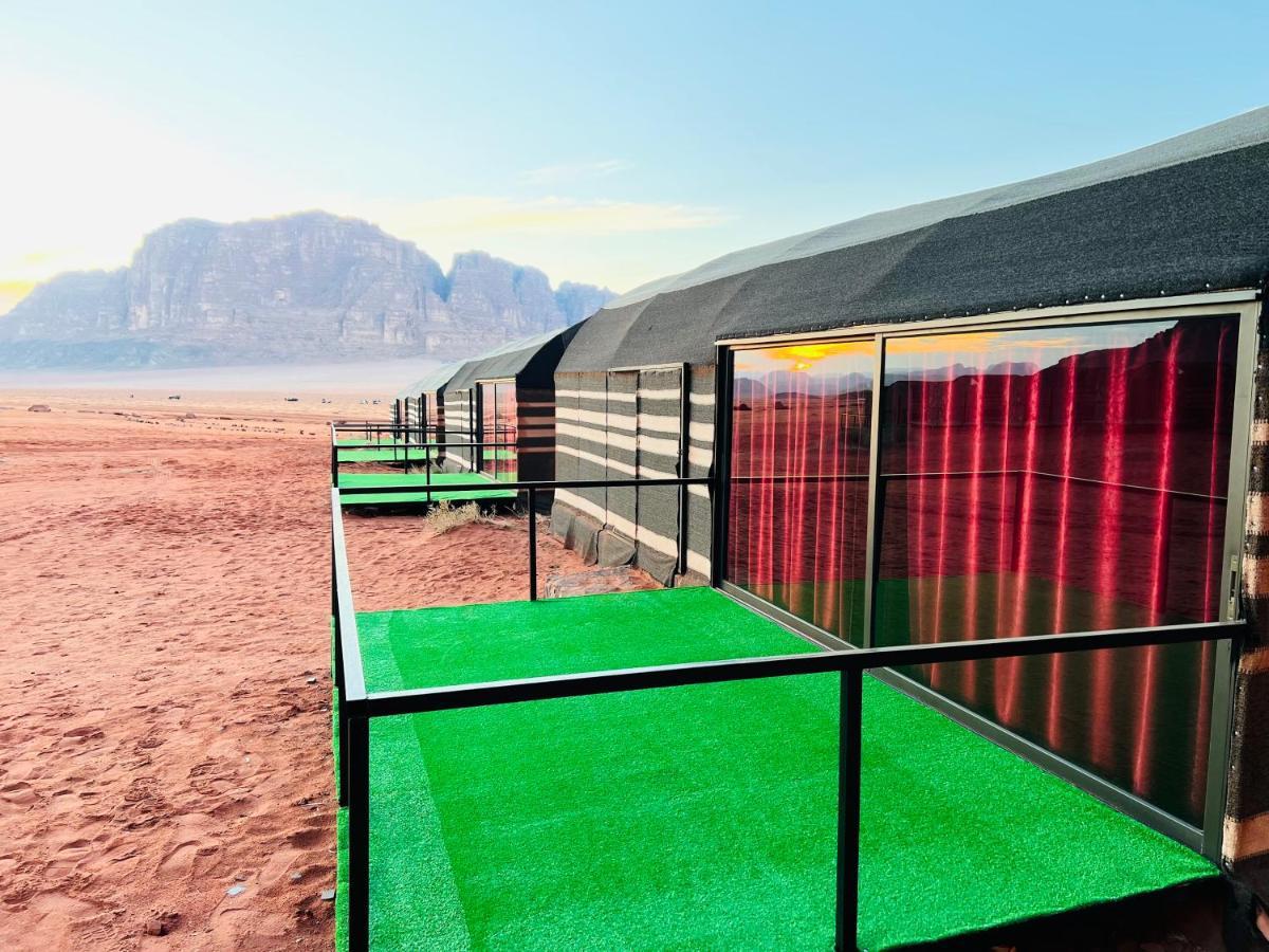 Wadi Rum Shooting Stars Camp Exteriör bild