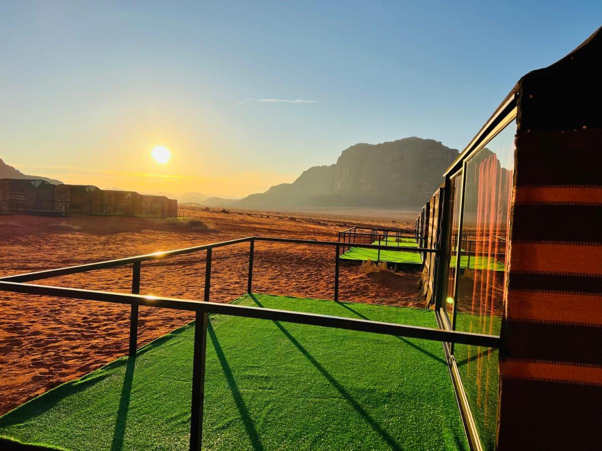 Wadi Rum Shooting Stars Camp Exteriör bild